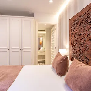 Serennia Fira Gran Via Exclusive Otel